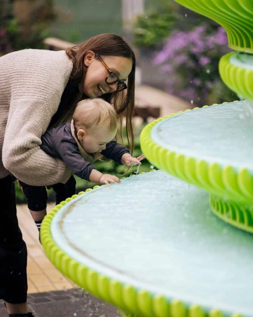 The Fountain in Brent Cross Town, London, is a contemporary and innovative architectural design featuring bright green sculptural panels, unusual angles, and bold colors, combined with frozen water motion to create an interactive visual and sensory experience for visitors, reflecting Neon Studio&rsquo;s philosophy of public art, enhancing local identity and social interaction, while offering a model for redefining fountains in contemporary urban spaces.