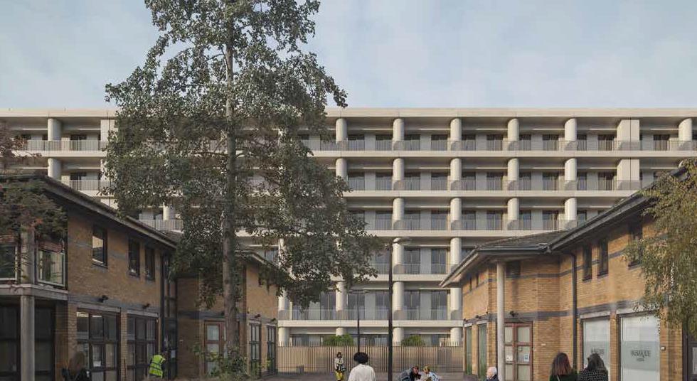 رؤية من الطابق الأرضي تُظهر الواجهة المقترحة لمشروع إعادة تطوير رويال مينت كورت، والتي تتميز بأعمدة مقوسة وعناصر تصميم حديثة.