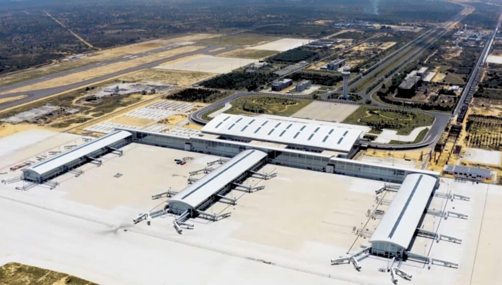 A rendering of the high rise business and cultural district in the Aerotropolis Masterplan, designed as a modern extension of Luanda's city center.