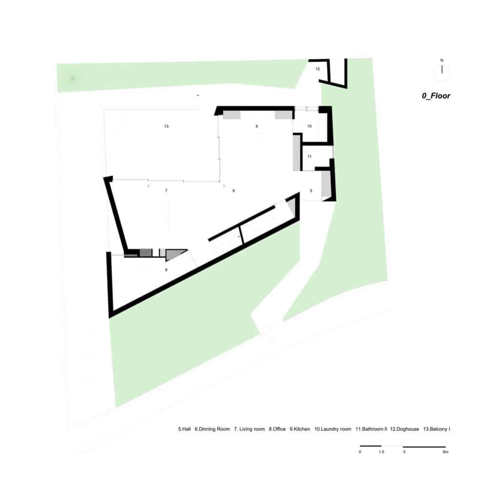 Detailed architectural floor plan of Piso 0 (Ground Floor) showing the living room, kitchen, and large balcony area.