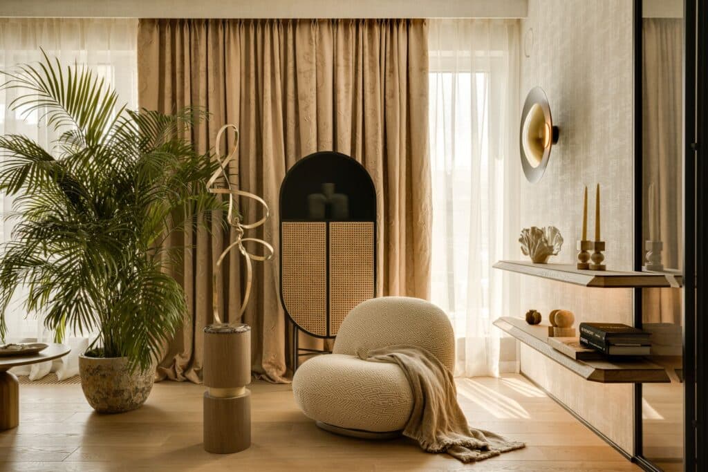 Minimal dining and living interior in Artistic Powiśle residence designed by modeko.studio.