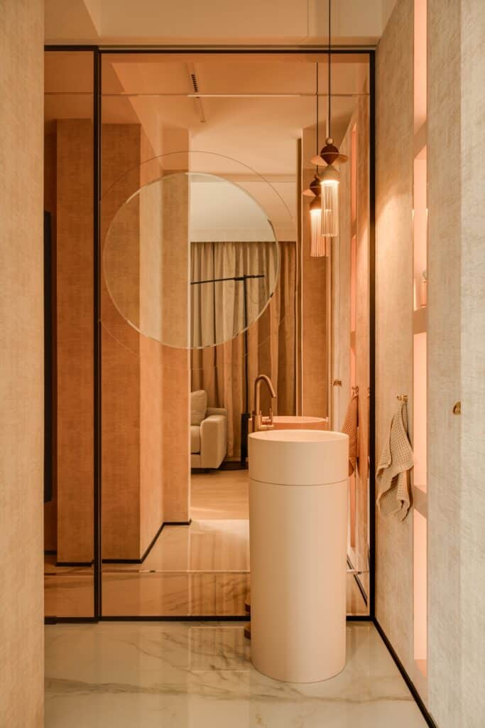 Minimalist bedroom interior in Artistic Powiśle apartment by modeko.studio featuring calm textures and contemporary art.