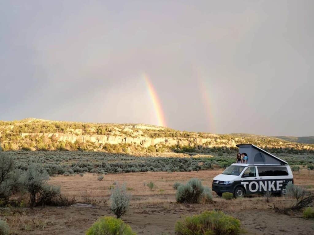 A powerful visual representation of the "flexible interior" and "multi-level sleeping" arrangements that define the Baycamper&rsquo;s spatial organization.