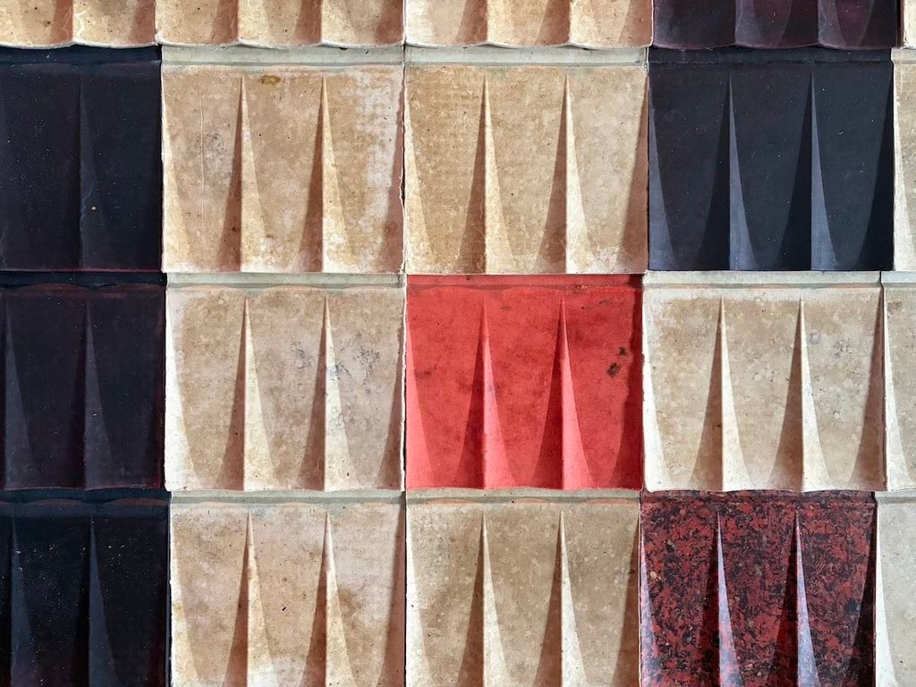 بلاط كسوة صوف مجوف مصنوع من ألياف صوف مهمل على إطار خشبي