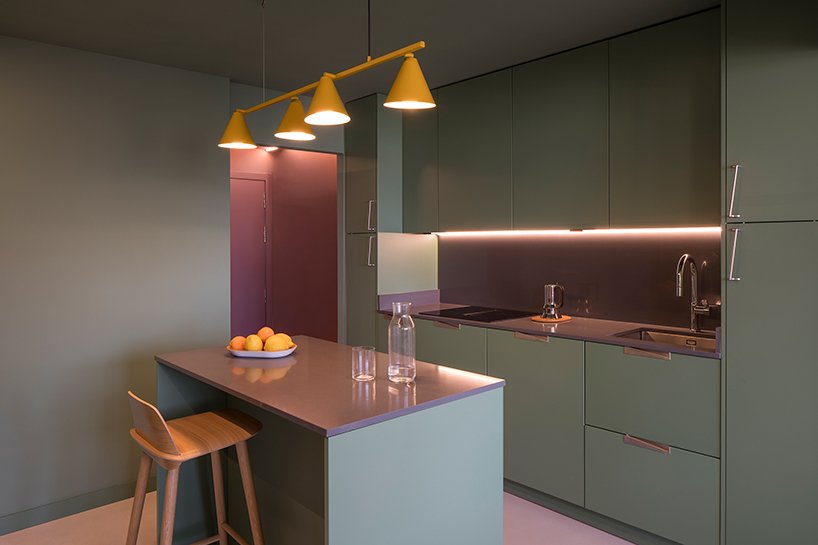 منطقة المعيشة والطعام في Casa POP
