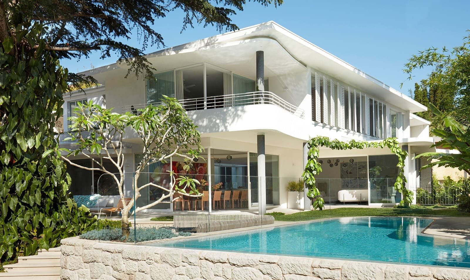 Bellevue Hill modernist house and swimming pool after renovation