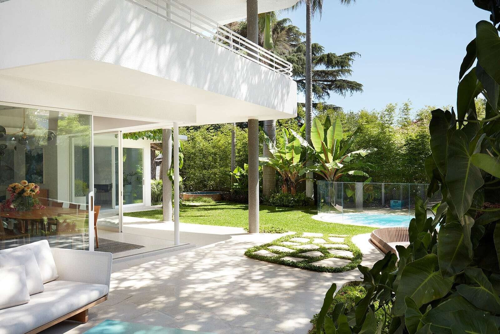 Swimming pool within the Bellevue Hill garden