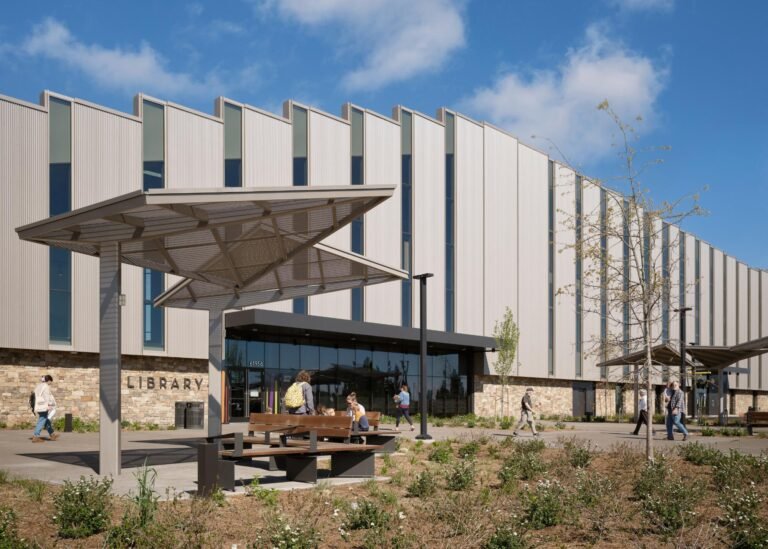 Central Library at Stevens Ranch: entrance canopy and folded facade. &copy; Kevin Scott