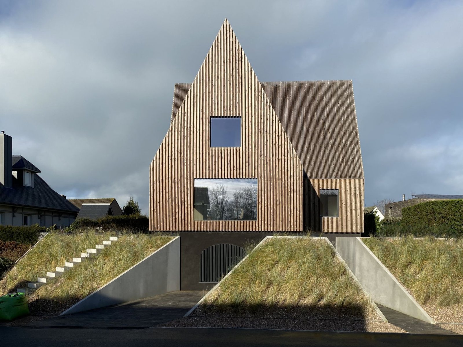 House of Cards: timber gables above the lower-level approach