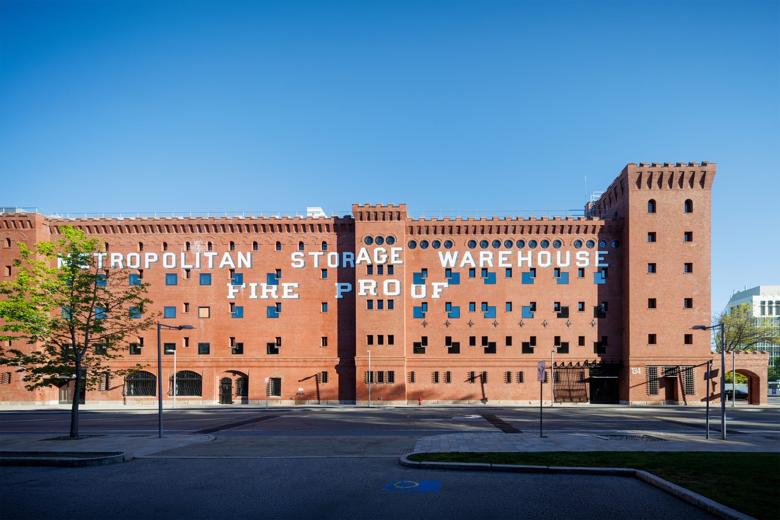MIT Metropolitan Warehouse transformed into a new architecture and planning hub