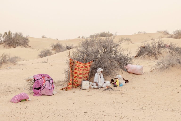 Official Re:Paris Prize image showing a nomad in the Grand Erg Oriental, South Tunisia