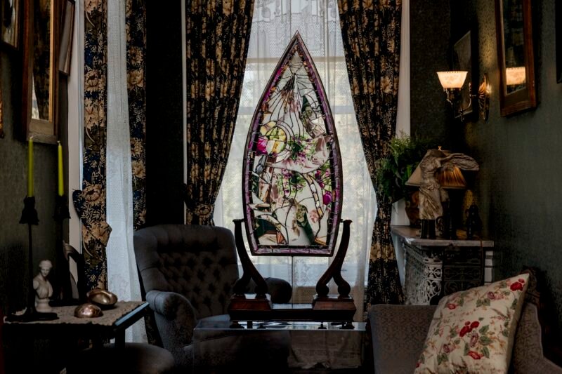 Tiber placed among the furnishings of a historic room