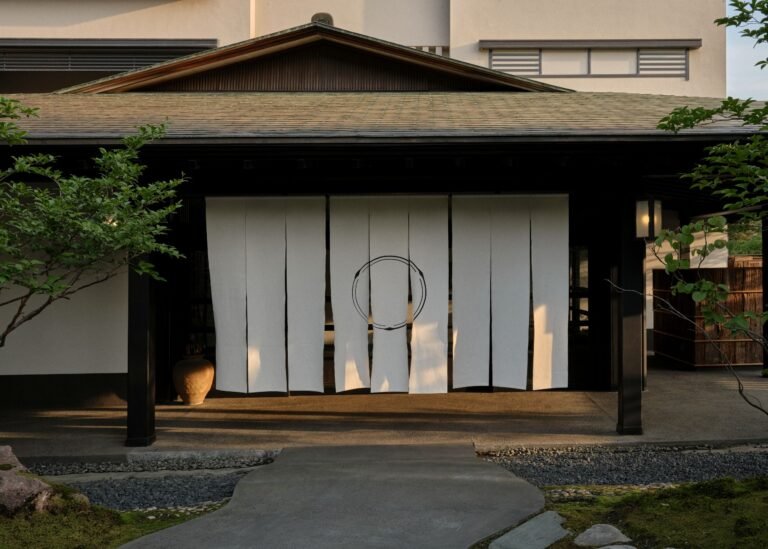 Hanamurasaki ryokan overlooking the river gorge at Yamanaka Onsen