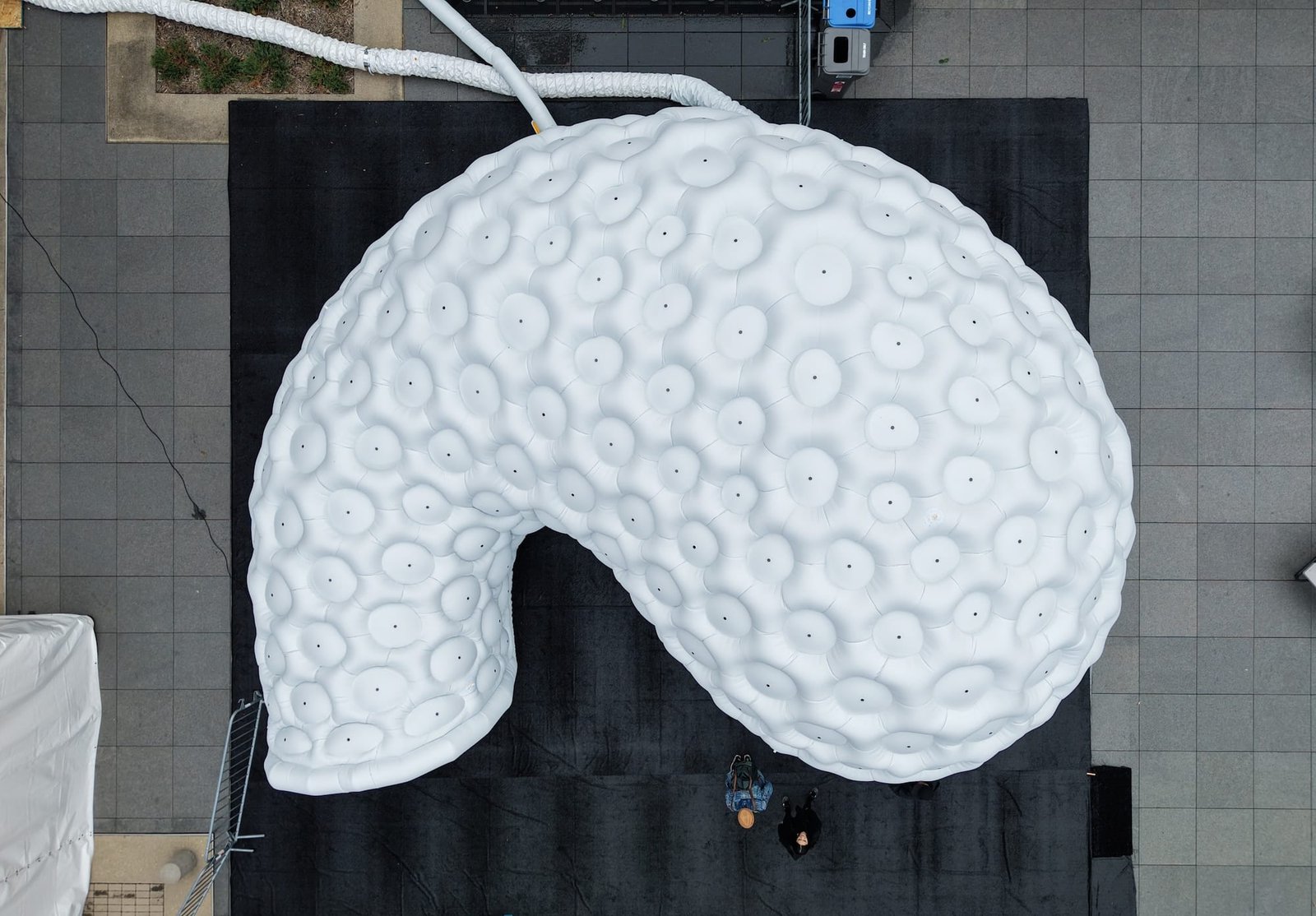 An overhead view shows the inflatable enclosure in its setting. Photo: Stefan Stefanizyn.